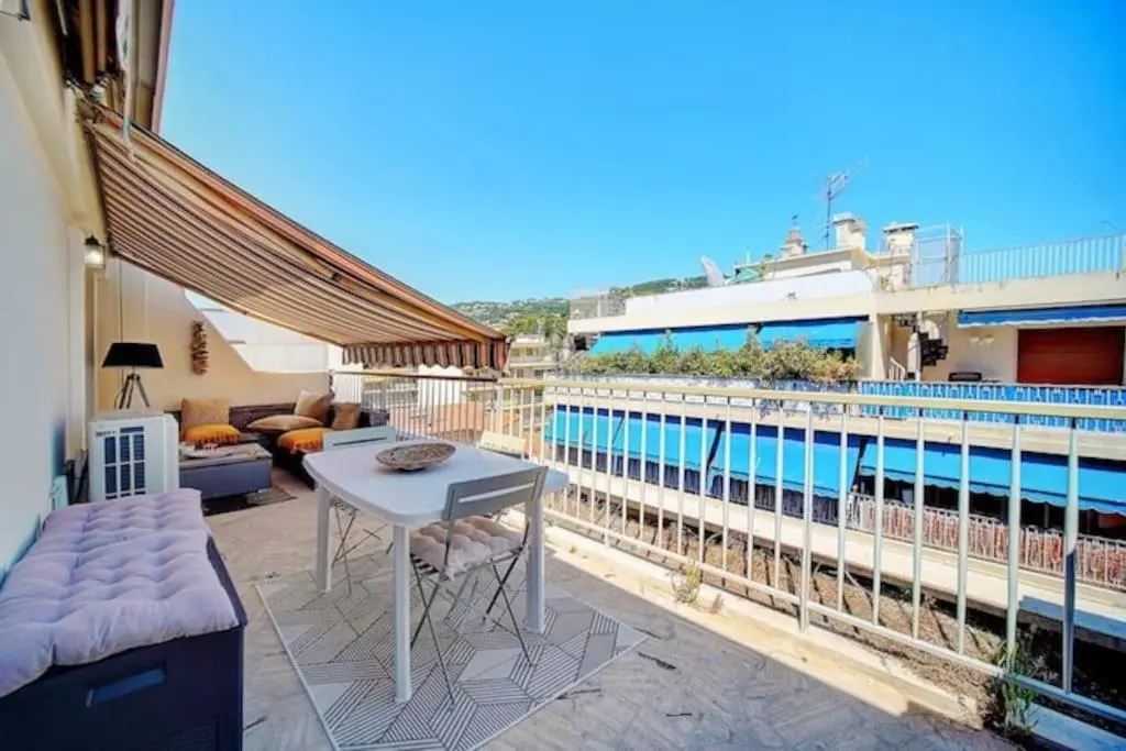 Image 5 of Beautiful 28m2 studio with balcony