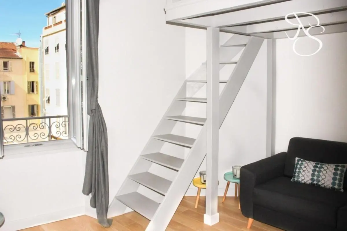 Image 2 of Beautiful studio Cannes Center