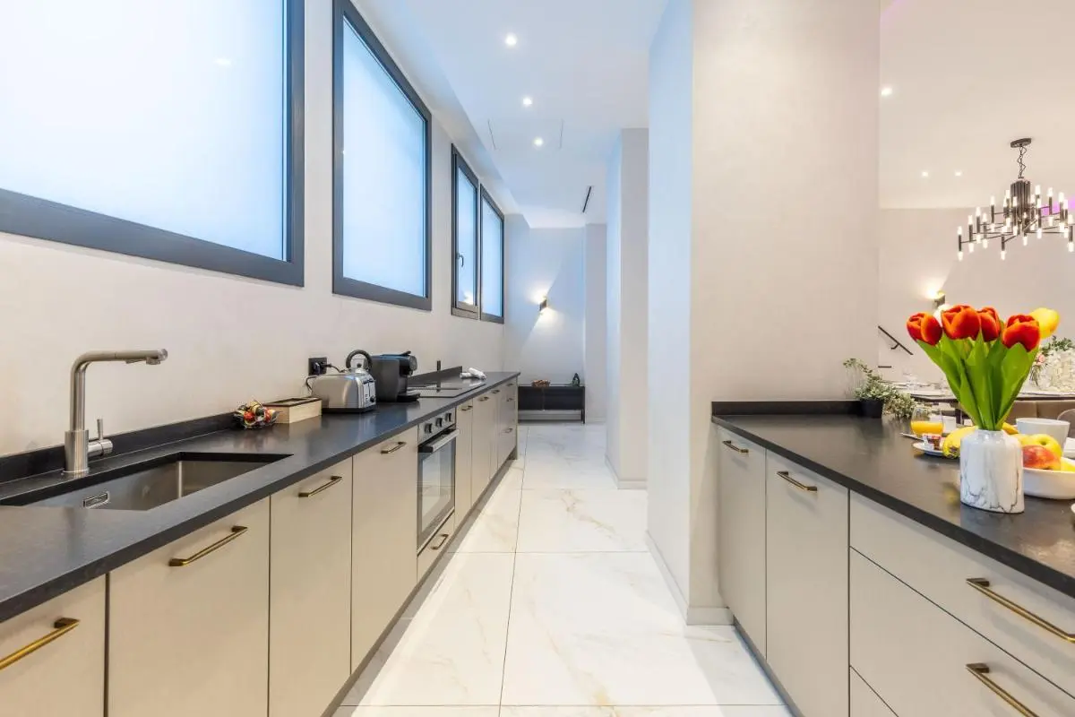 Image 4 of Bliss Triplex – Hyper Centre – Sauna – BBQ – Jacuzzi – LRACANNES