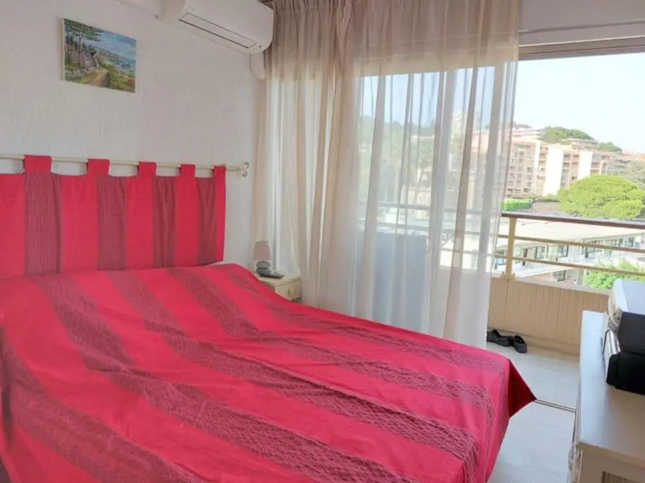 Image 1 of Bocca Baie T2 en bord de mer – Axelle Loc Appart