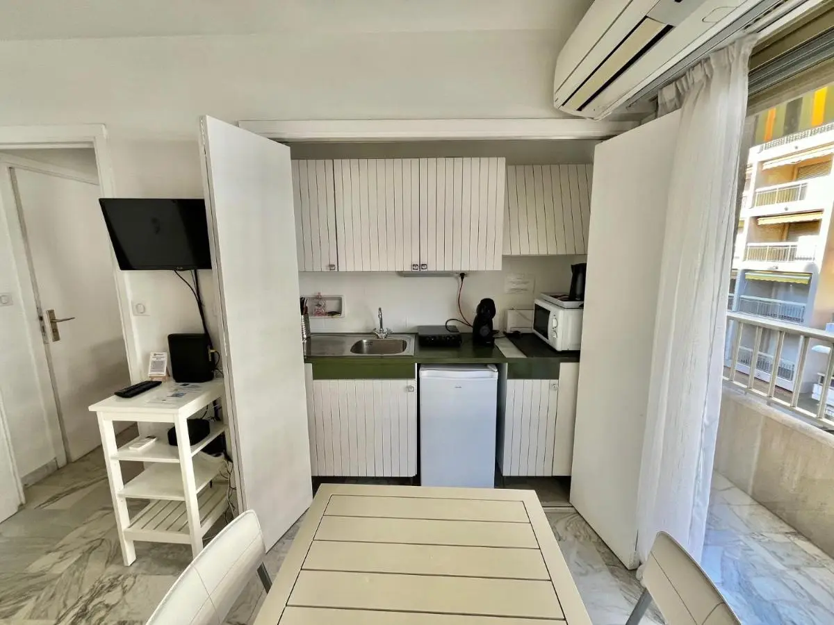 Image 5 of Branly 3, by Welcome to Cannes