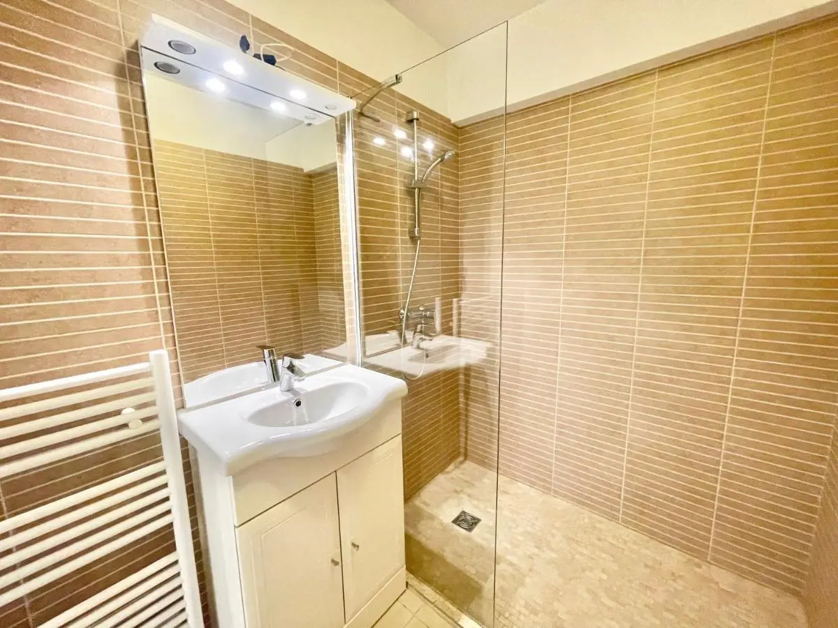 Image 2 of Branly by Welcome to Cannes