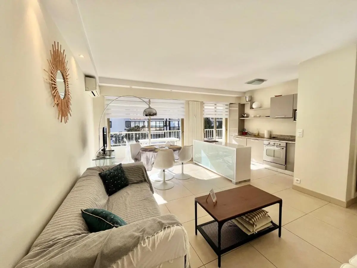 Image 3 of Branly by Welcome to Cannes