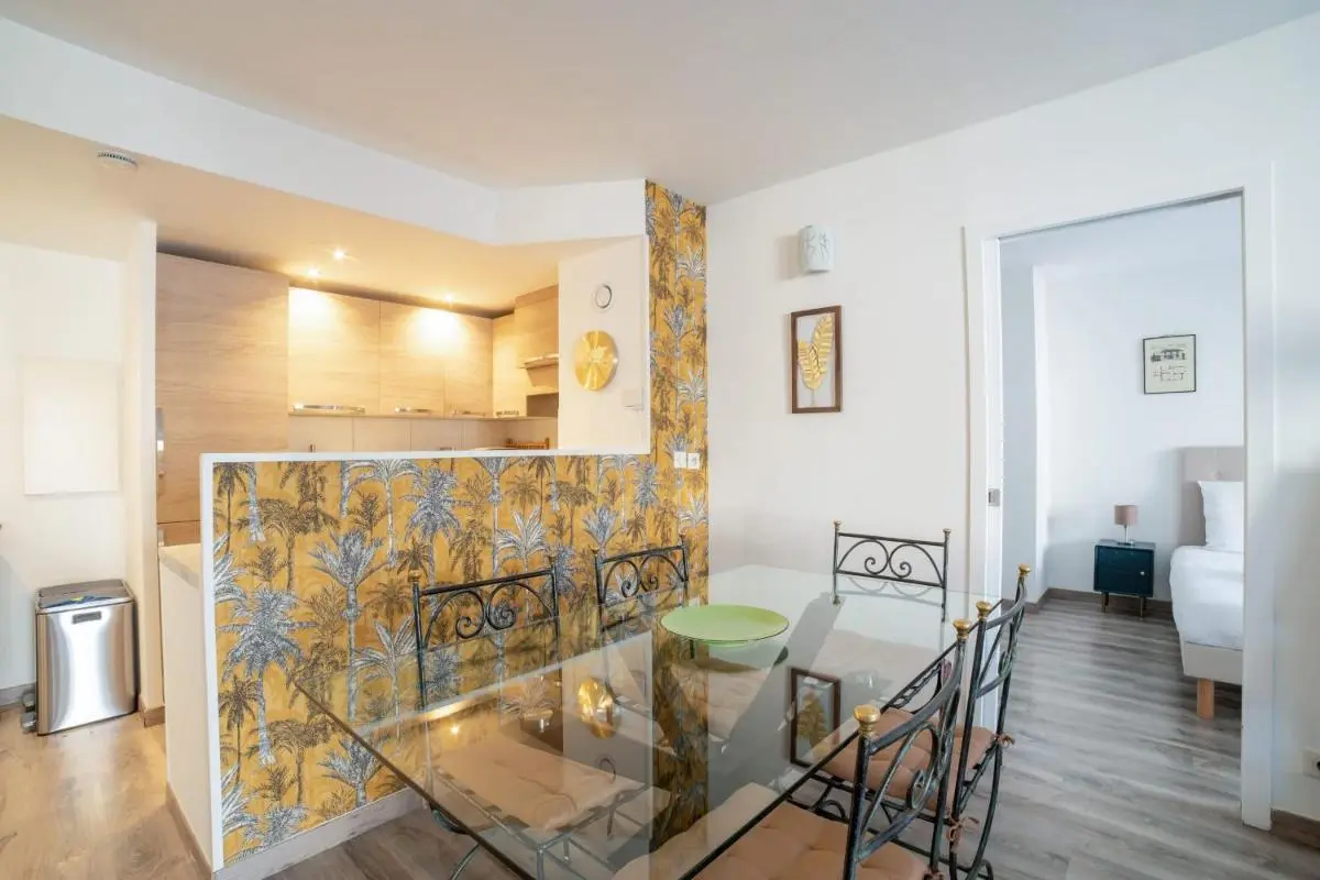 Image 2 of Bright 66m At 600m From The Center Of Cannes