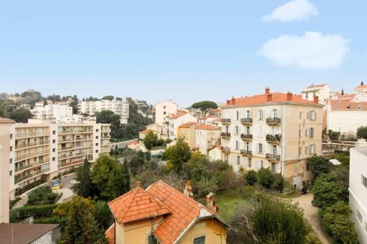 Image 5 of Bright and elegant renovated two rooms – Near Suquet