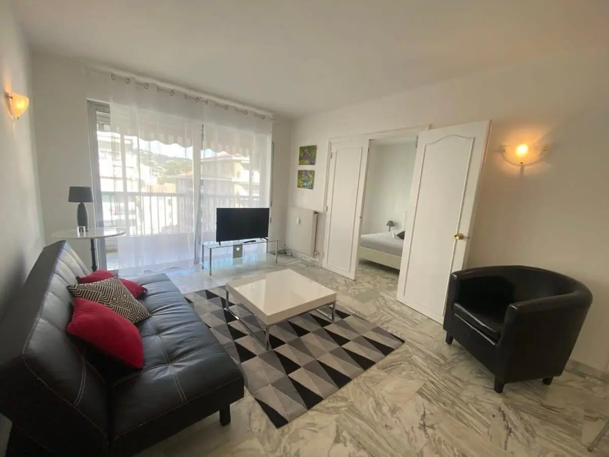 Image 4 of C062 Appart fonctionne Proche du centre Cannes