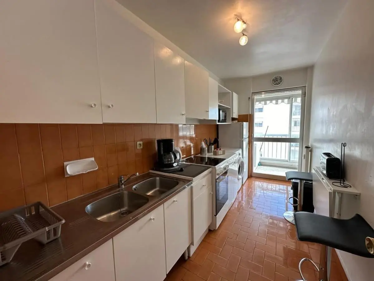 Image 3 of C062 Appart fonctionne Proche du centre Cannes