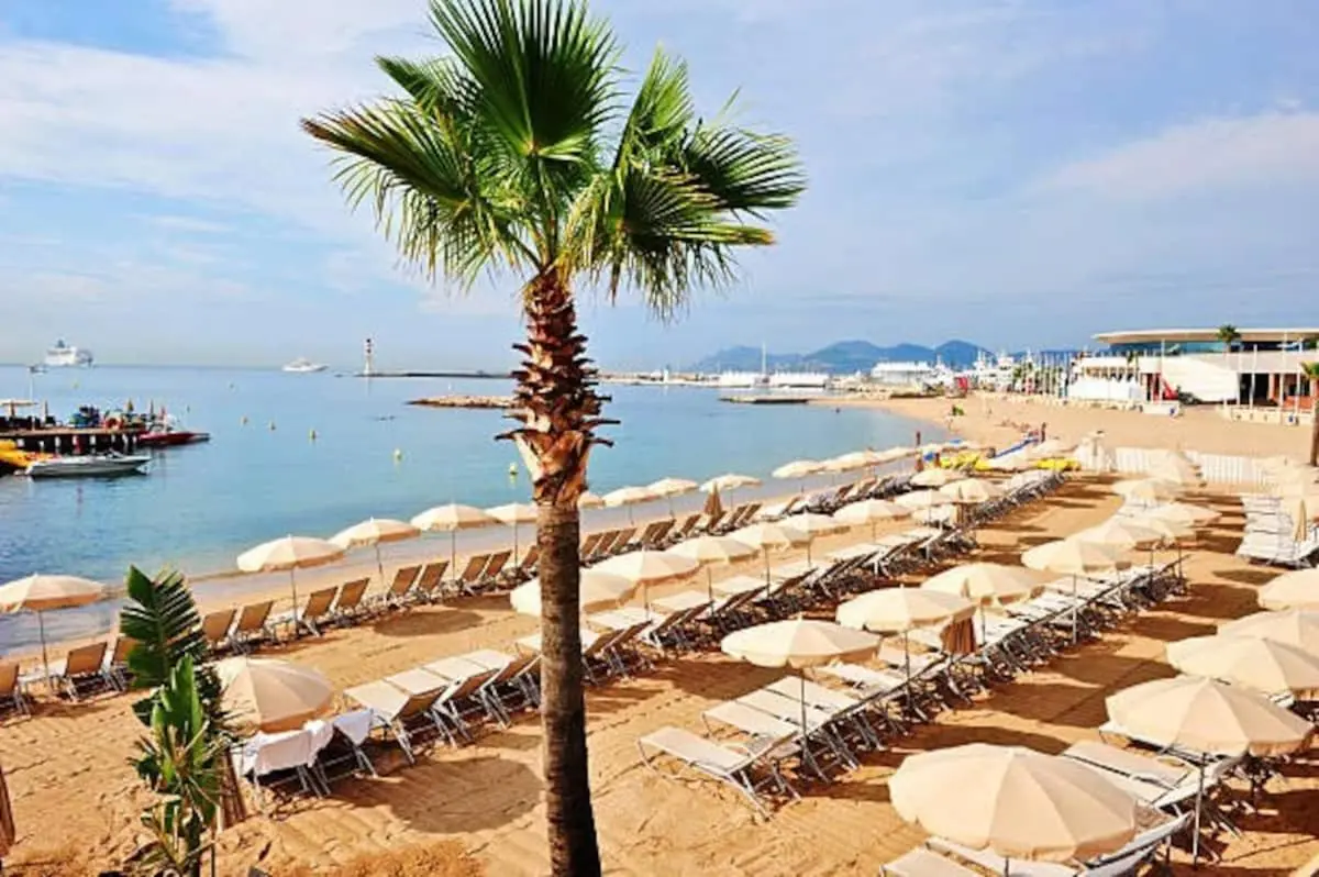 Image 5 of CANNES plage 2mn/45m2/vue mer/inernet/clim/parking privé