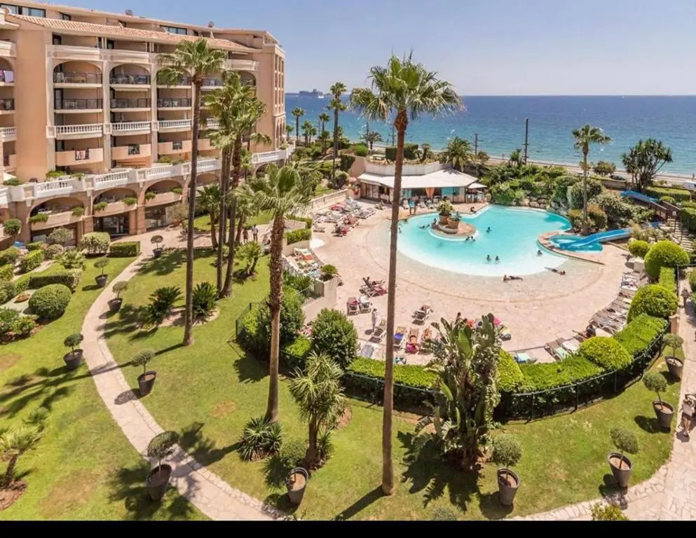 Image of CARIBOU T2 piscine – Axelle Loc’Appart