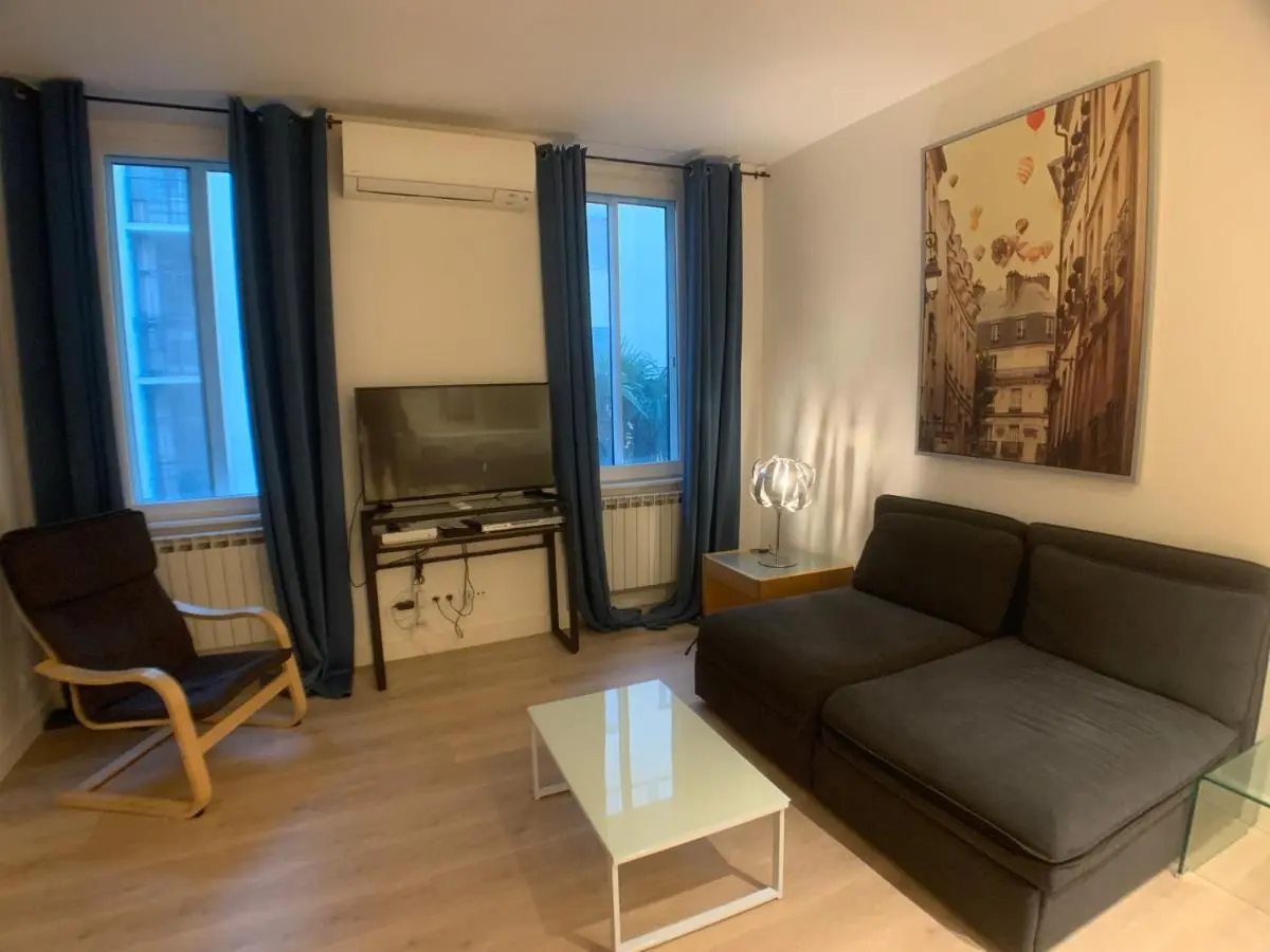 Image 4 of CLEMENCEAU Plage Palais Cannes