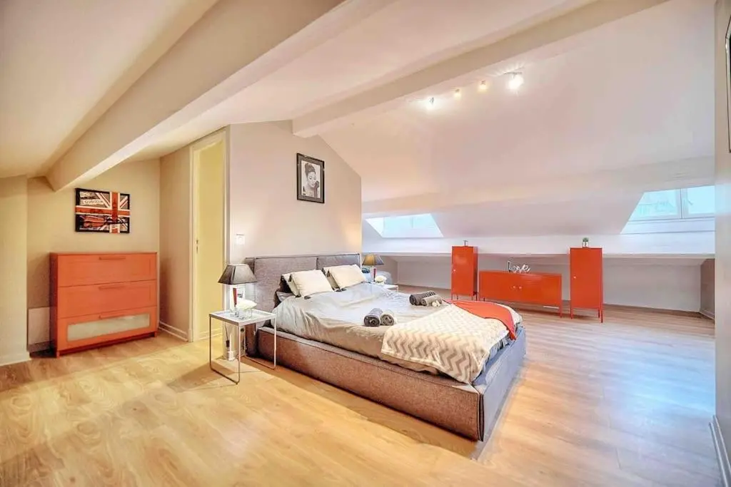 Image 1 of CROISETTE 8/10 pers