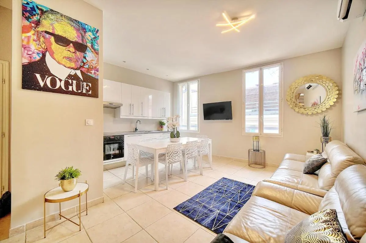 Image 3 of CROISETTE 8/10 pers