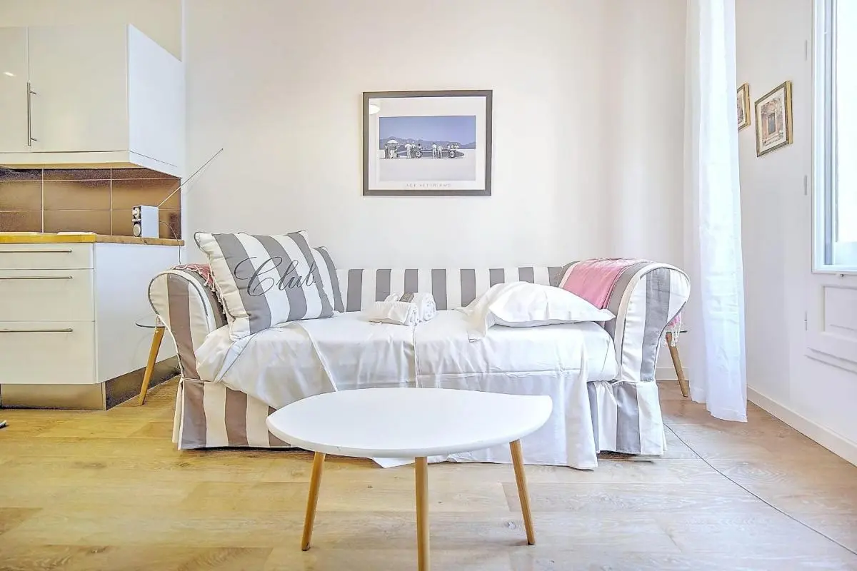 Image 2 of Cannes Carré d’Or Cozy 1 BR balcony, Croisette Palais 2 mn by Olam Properties