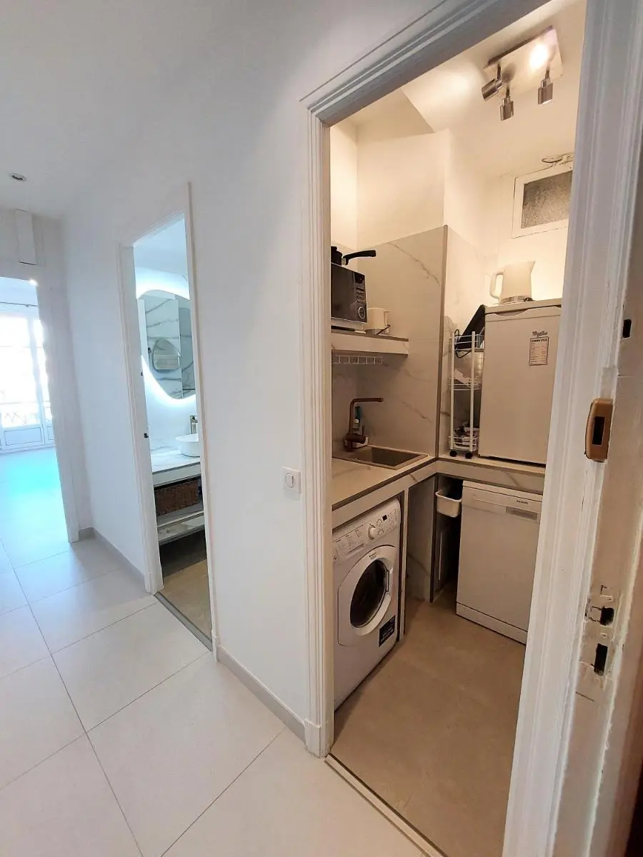 Image 5 of Cannes Croisette – Studio Palais Miramar – Across the Beach – Next to Carlton Hotel