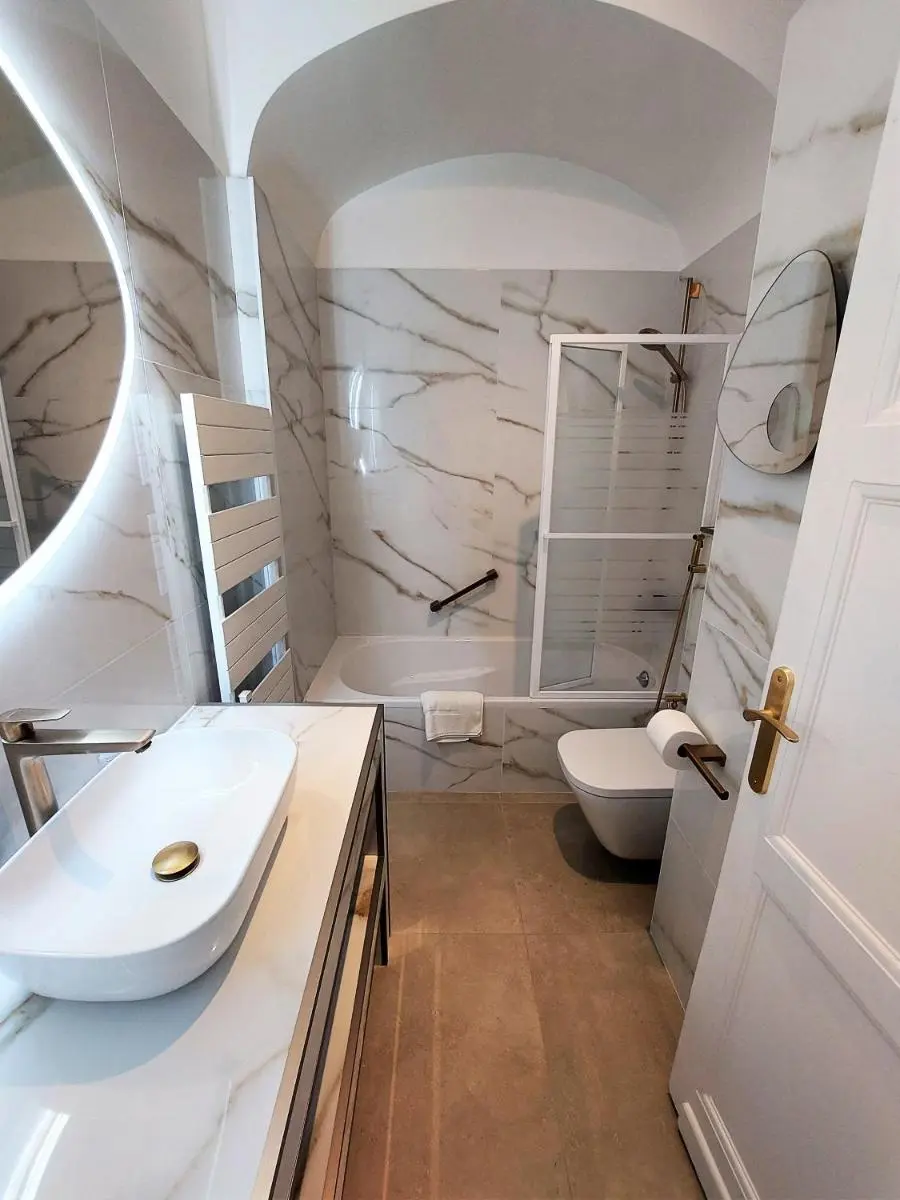 Image 4 of Cannes Croisette – Studio Palais Miramar – Across the Beach – Next to Carlton Hotel