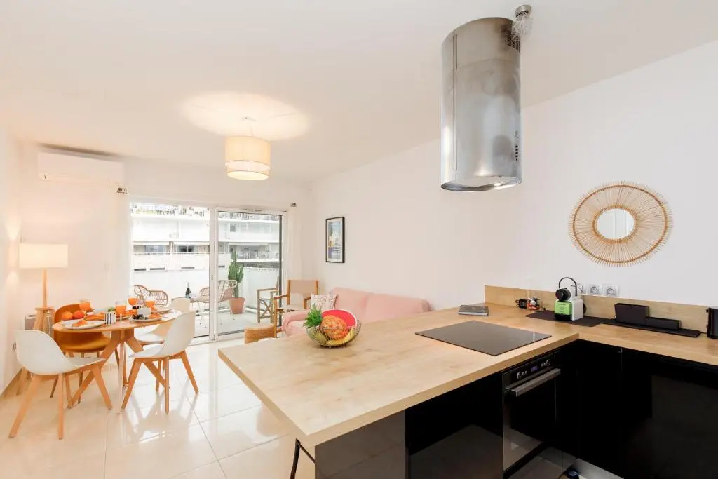 Image of Cannes Victoria YourHostHelper