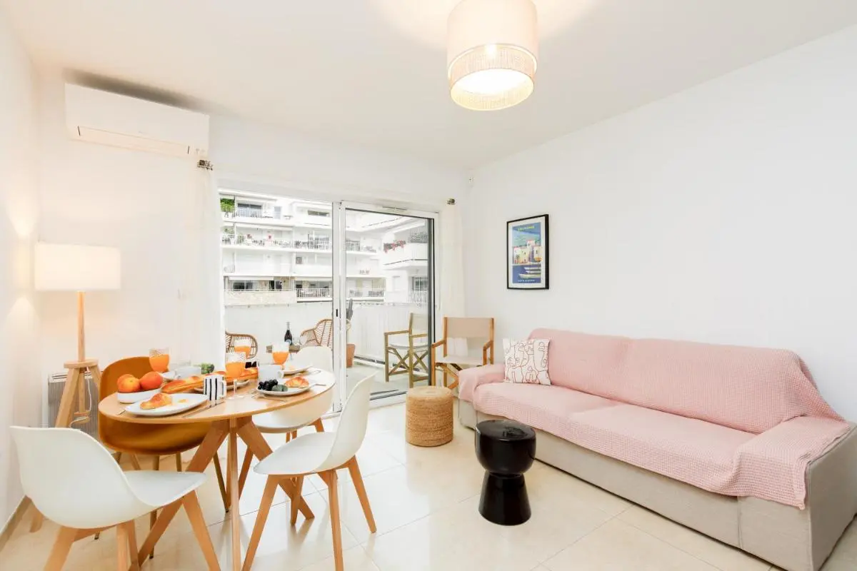 Image 3 of Cannes Victoria YourHostHelper