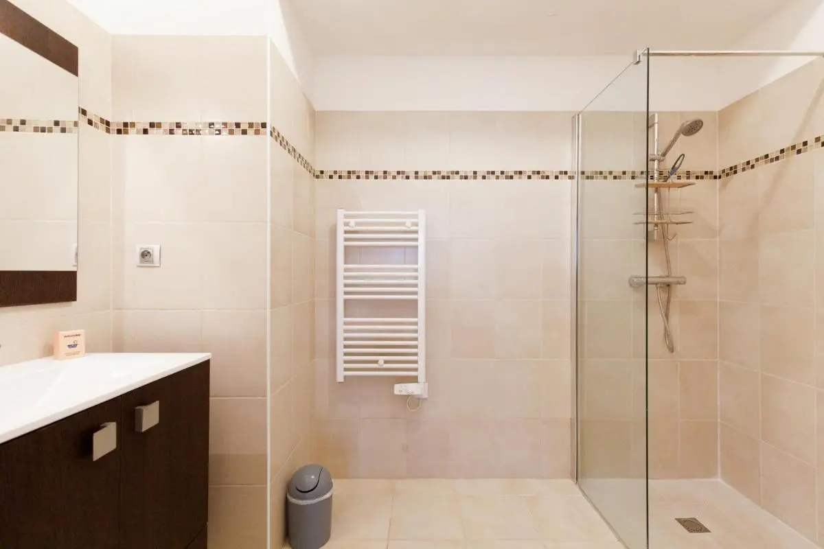 Image 2 of Cannes Victoria YourHostHelper