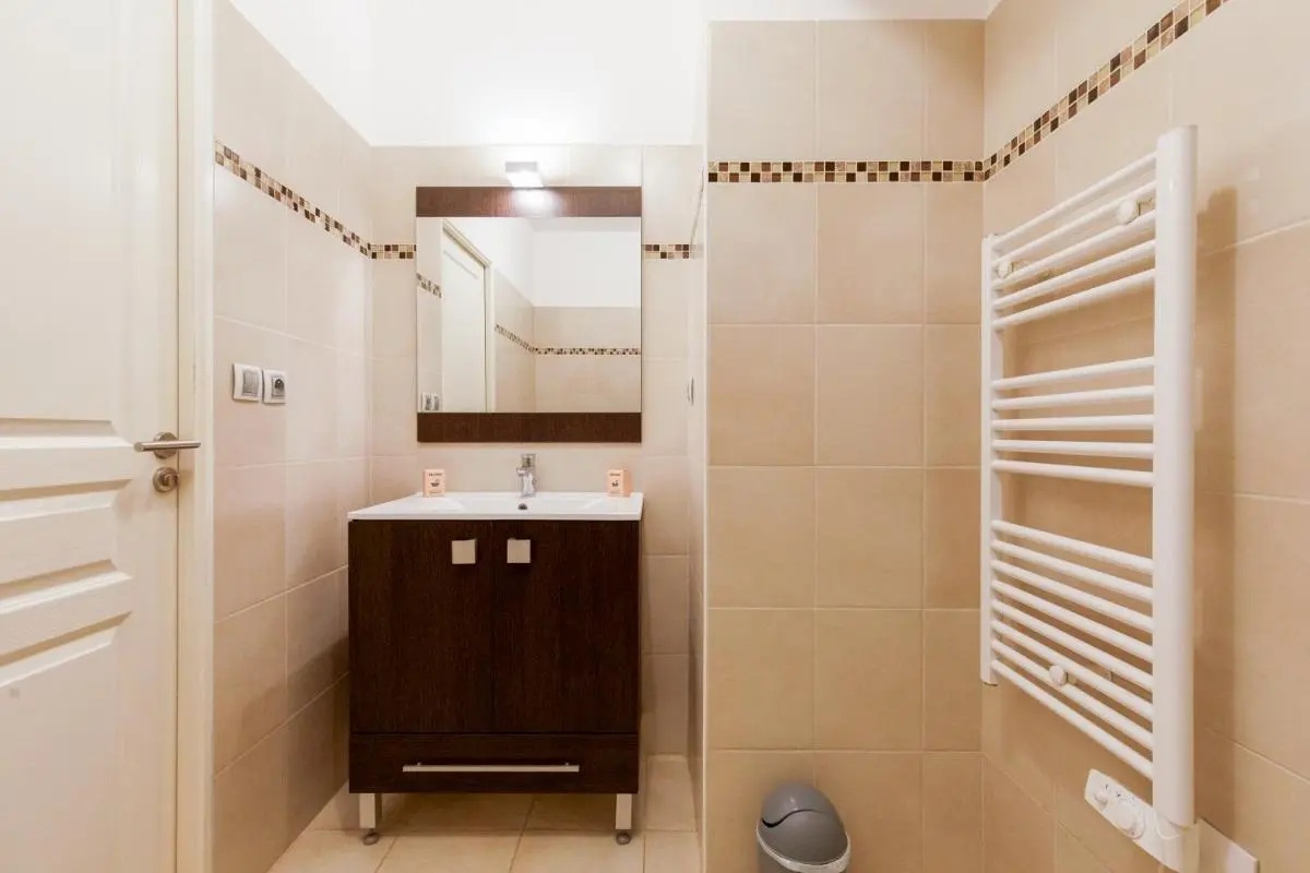 Image 6 of Cannes Victoria YourHostHelper