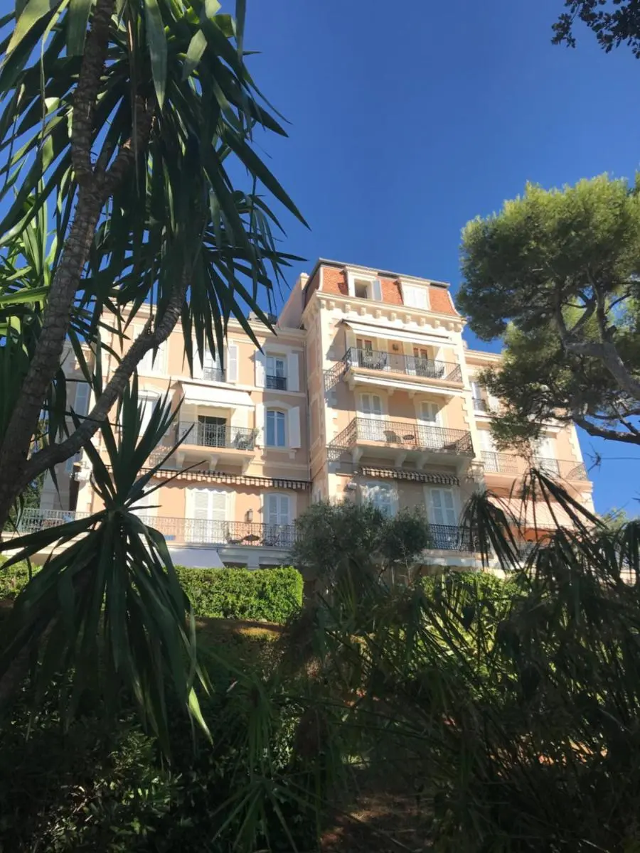 Image 2 of Cannes directly on the Sea