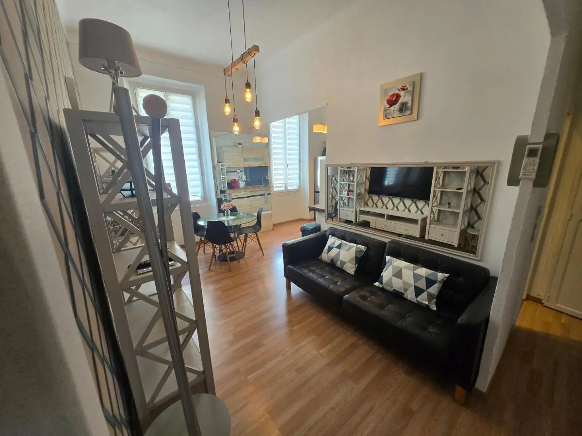 Image 3 of Centre Carré d’or 3 chambres