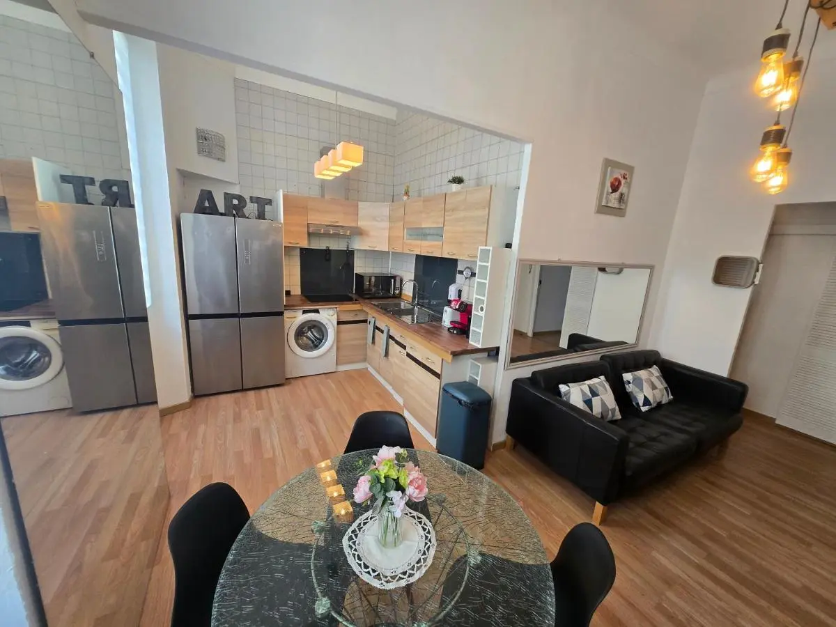 Image 2 of Centre Carré d’or 3 chambres