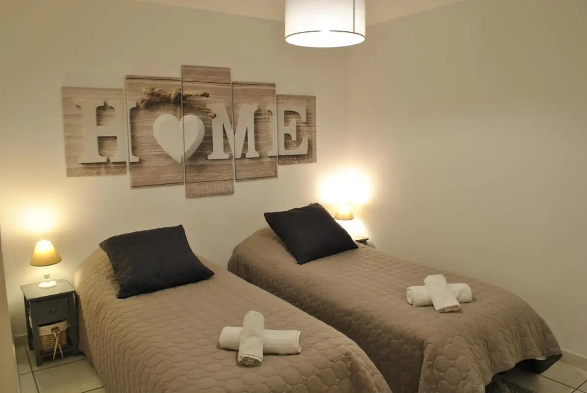 Image 1 of Centre Riviera 2P LHO5516