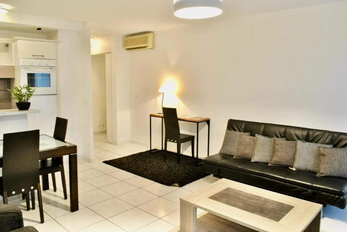 Image 3 of Centre Riviera 2P LHO5516