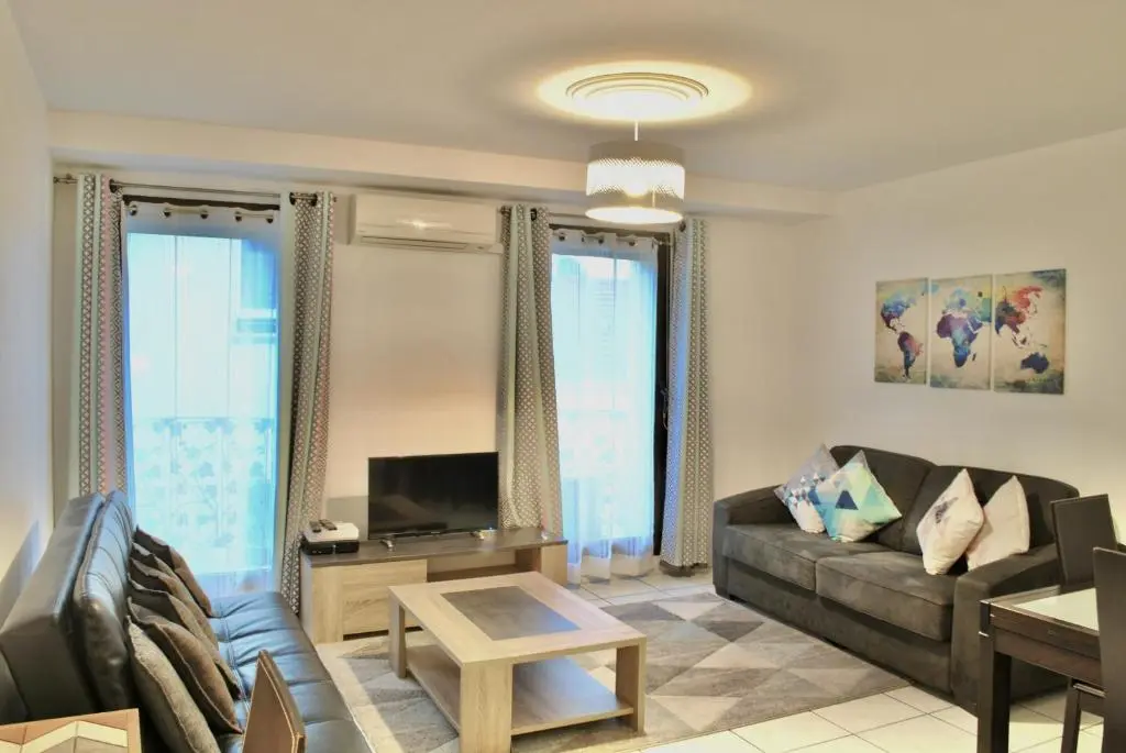 Image of Centre Riviera 2P LHO5516