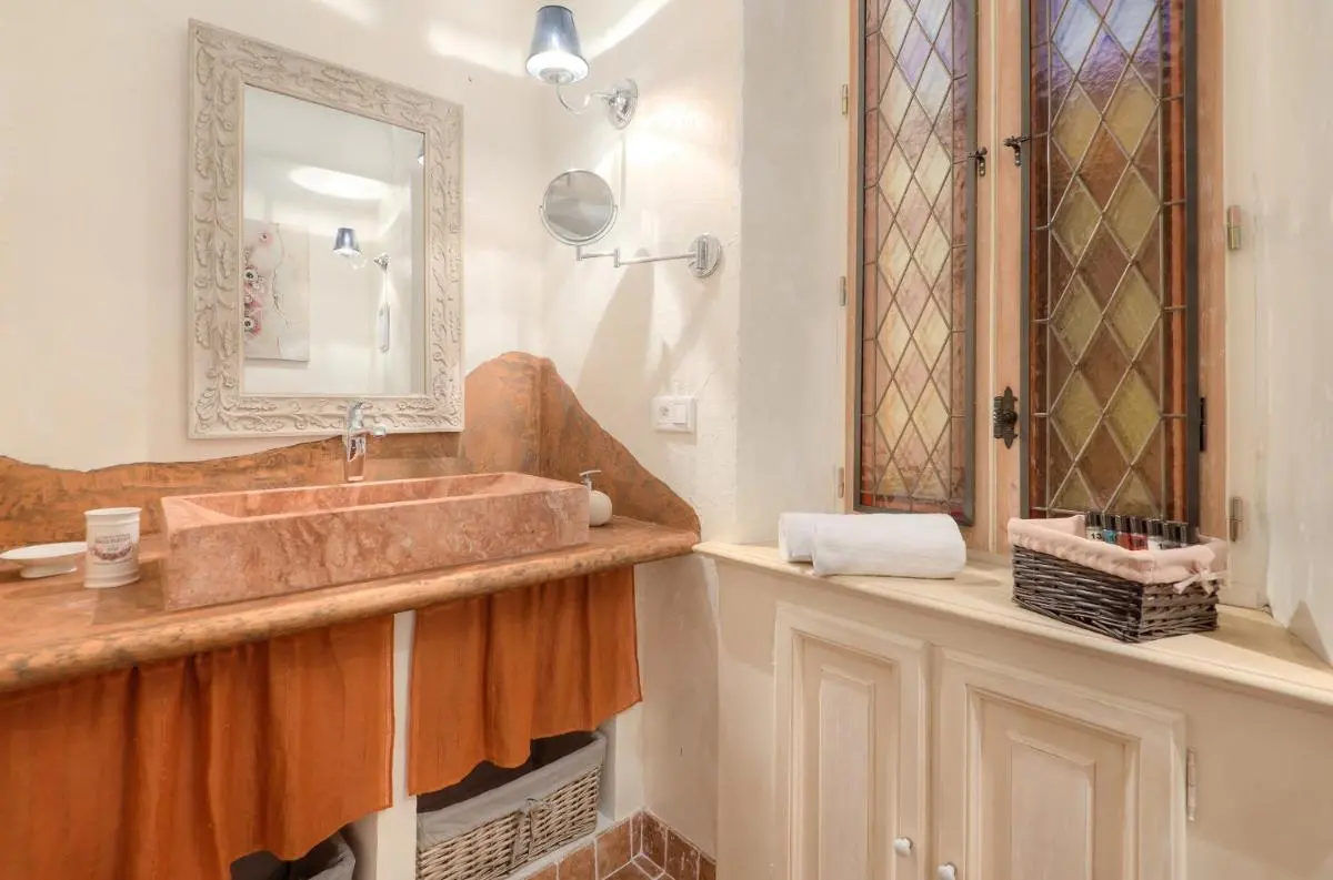 Image 6 of Charming house