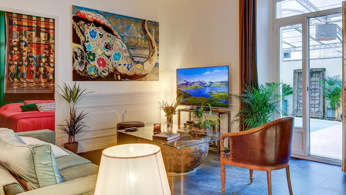 Image 5 of Cocoon in Cannes *****