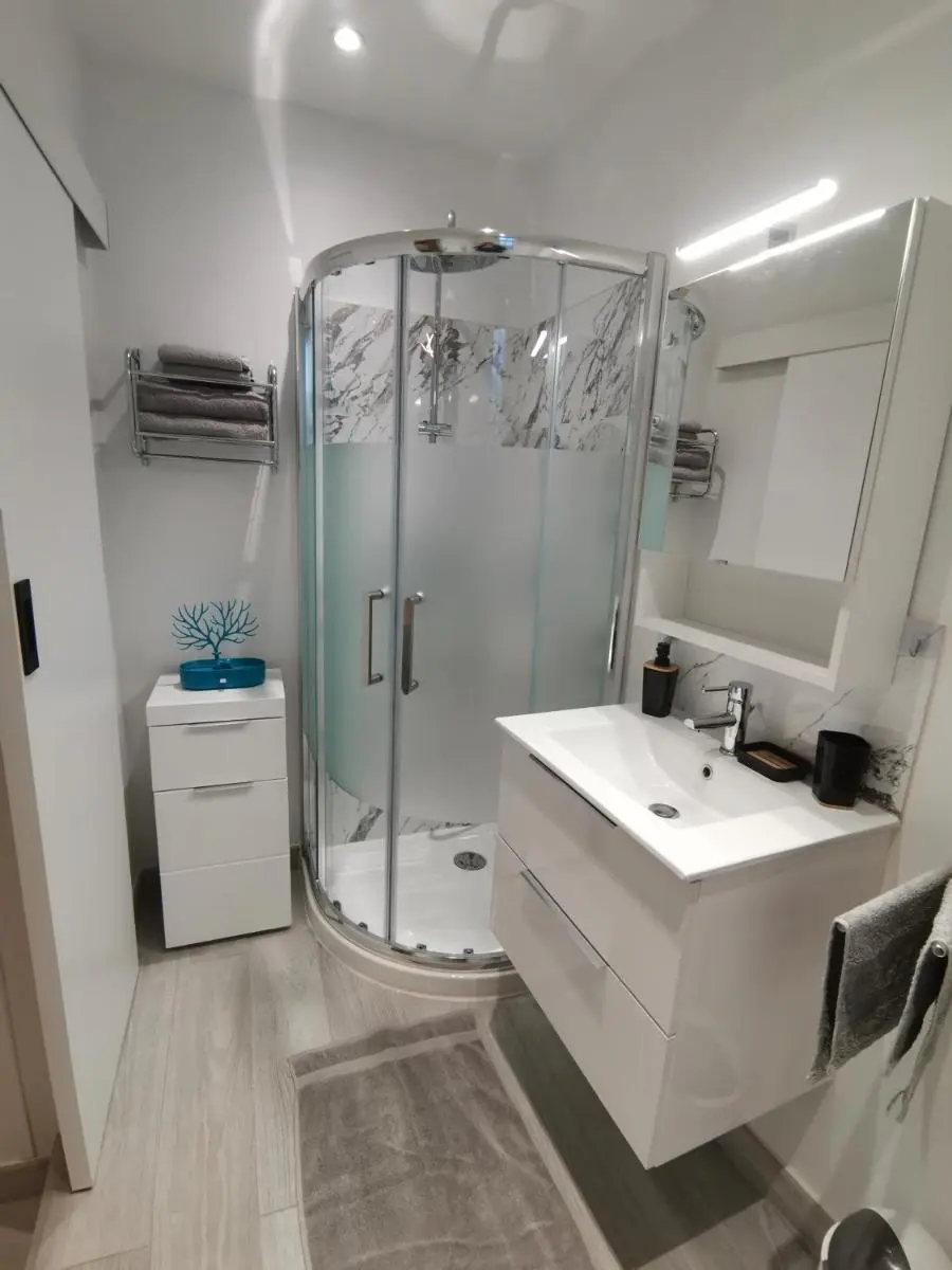 Image 3 of Coquet 2 pièces entièrement rénové et climatisé