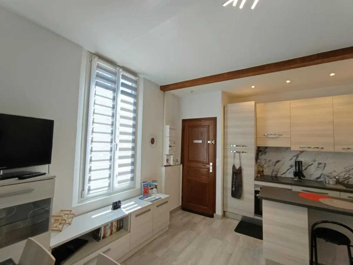 Image 6 of Coquet 2 pièces entièrement rénové et climatisé