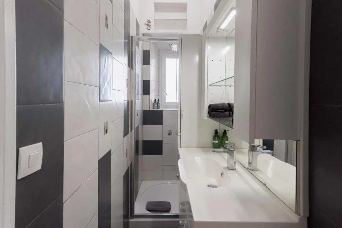 Image 2 of Couronne de Joséphine – 10 mn à pied du Palais et plages, charme et authenticité