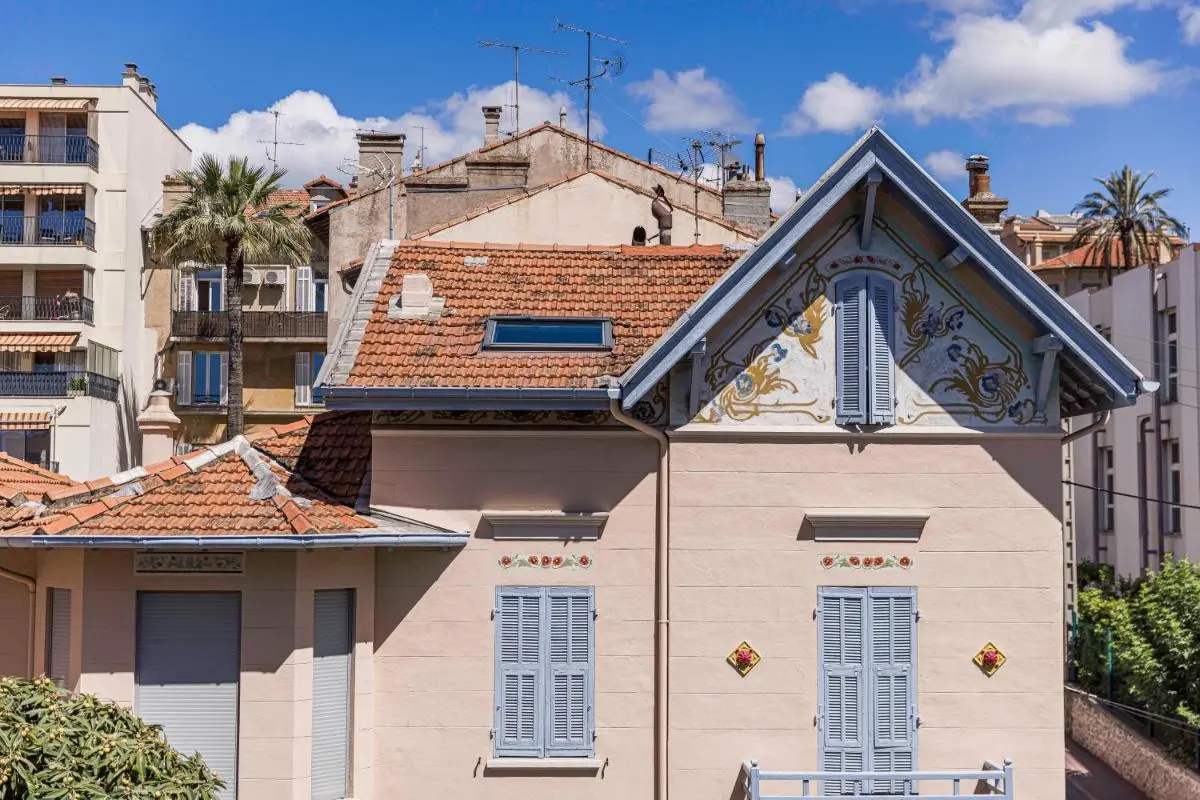Image 5 of Couronne de Joséphine – 10 mn à pied du Palais et plages, charme et authenticité