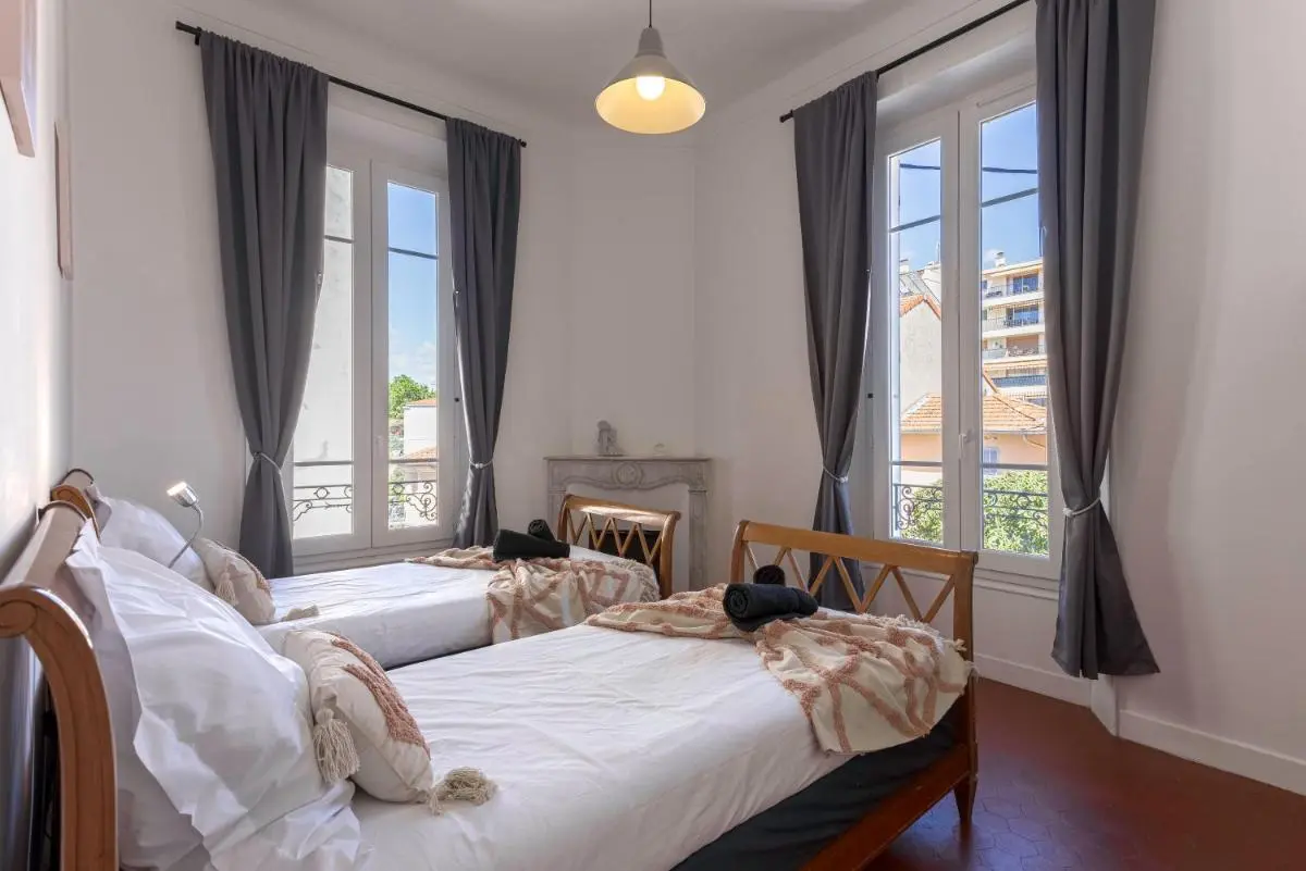 Image 6 of Couronne de Joséphine – 10 mn à pied du Palais et plages, charme et authenticité