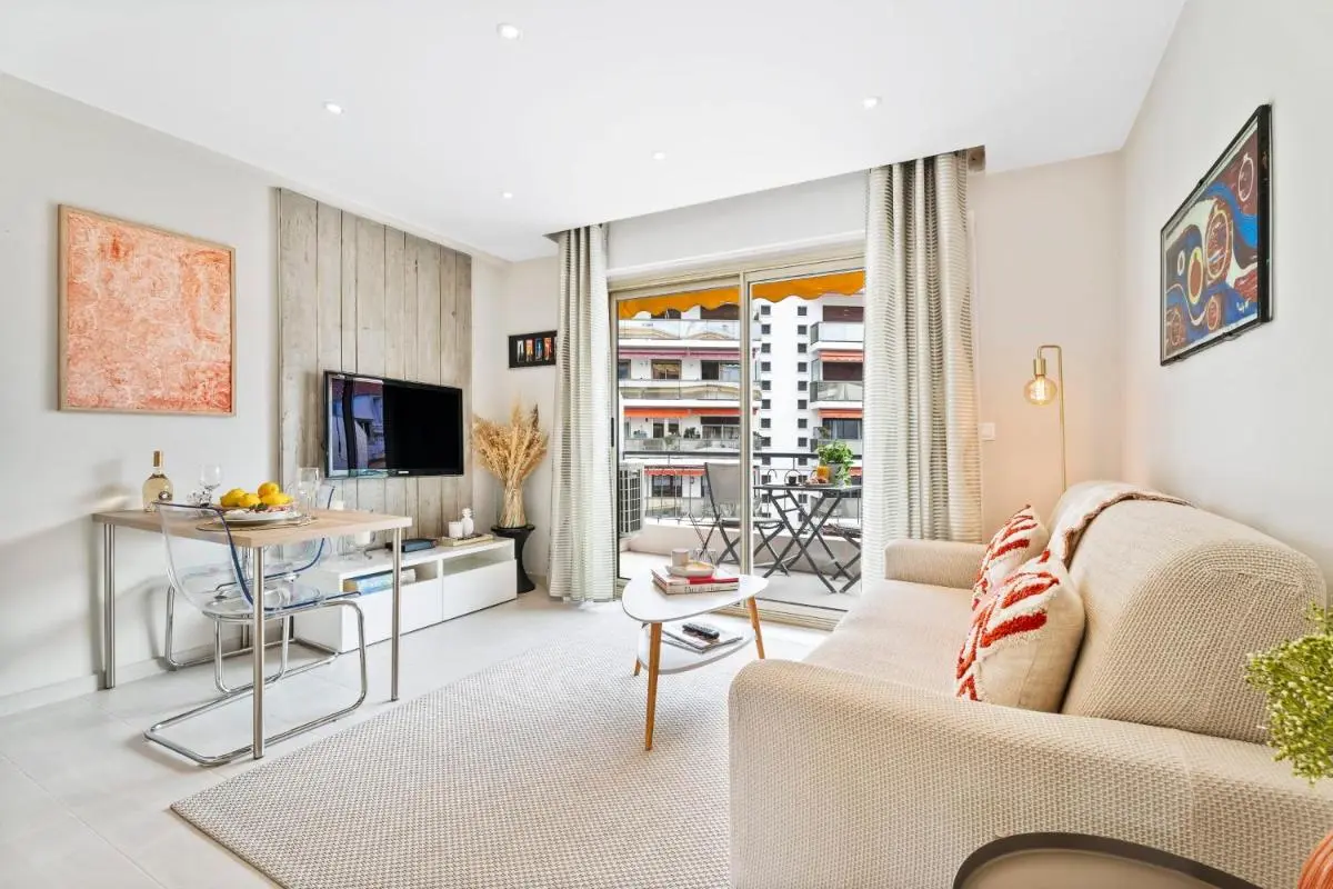 Image 4 of Downtown Cannes Modern 1-Br Apartment