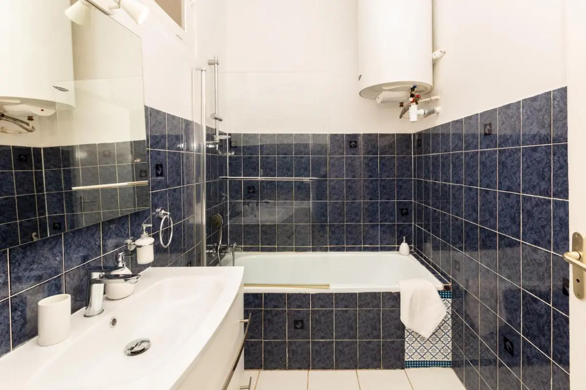 Image 6 of Elegant 2 rooms in the heart of Cannes