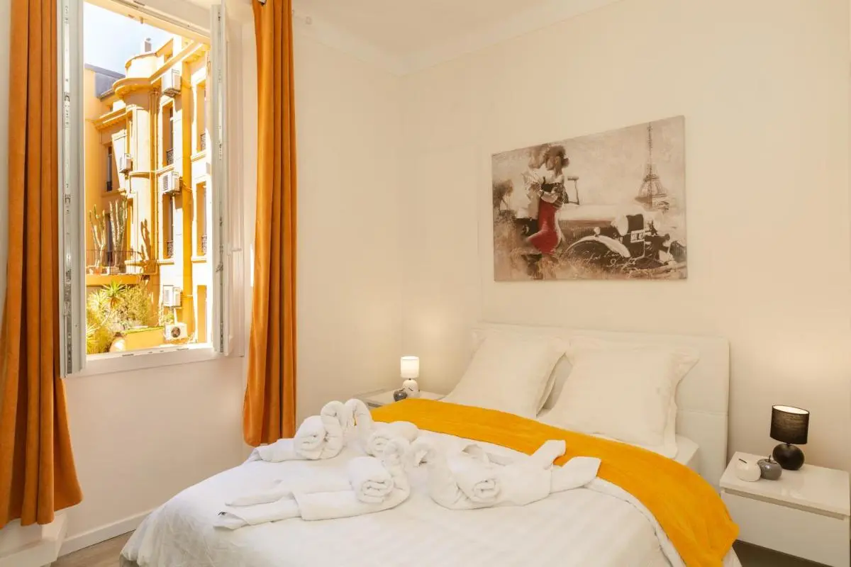 Image 5 of Elegant 2 rooms in the heart of Cannes