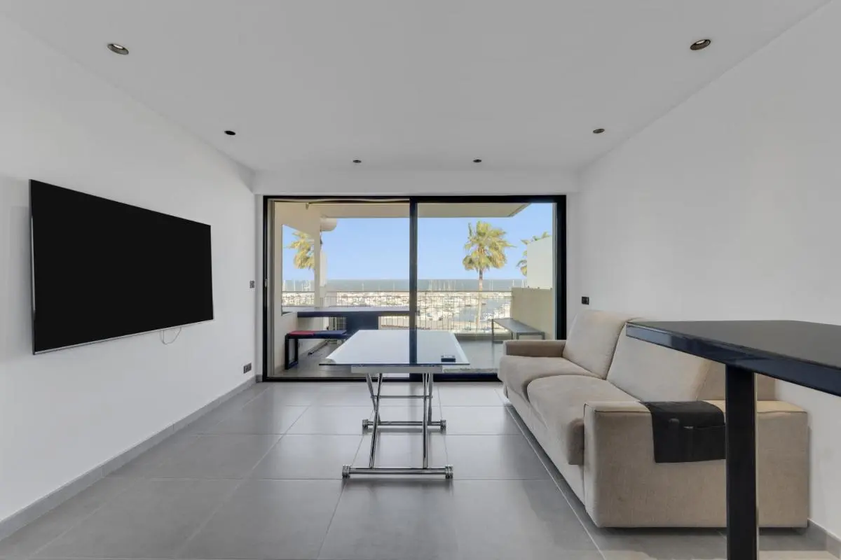 Image 3 of F2 Palm Beach – Pointe Croisette