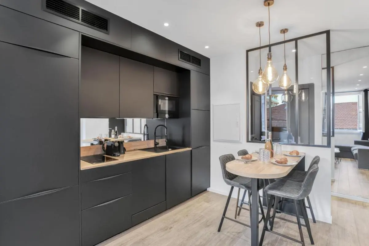 Image 1 of F3 Notre-Dame , Hypercentre à 2 minute du Palais des congrès