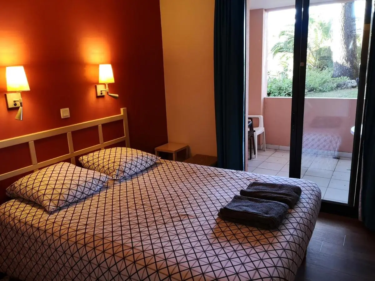 Image 1 of Flo & Rose Azur – Duplex vue mer terrasses piscine jardins parking