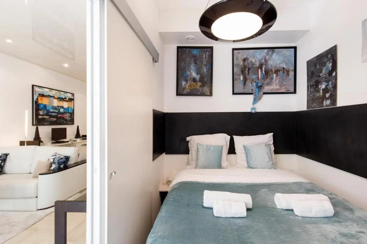 Image 6 of Gray d’Albion 1D1 YourHostHelper