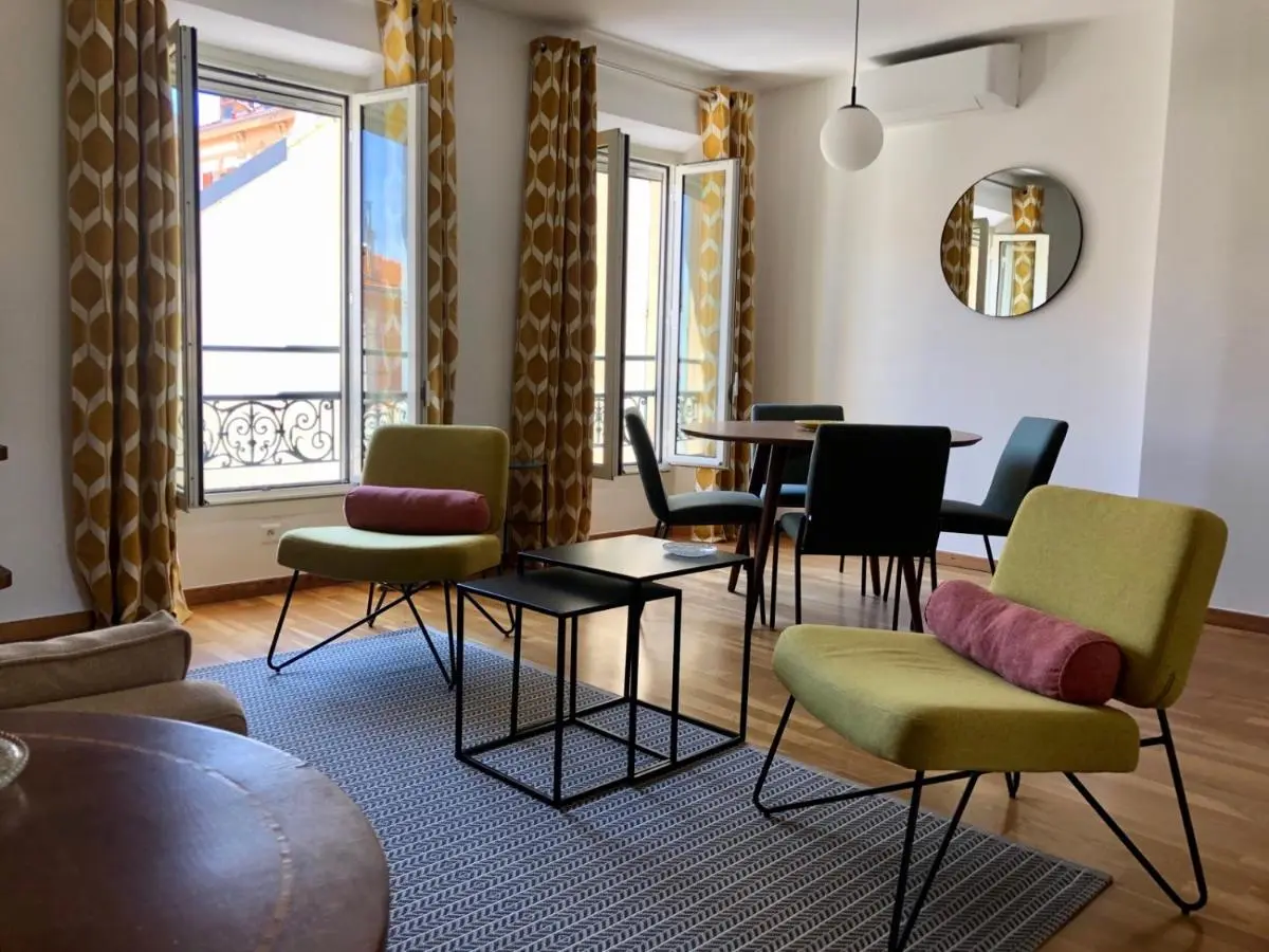 Image 3 of LE BAIN DE SOLEIL luxury 2 bedrooms Cannes centre