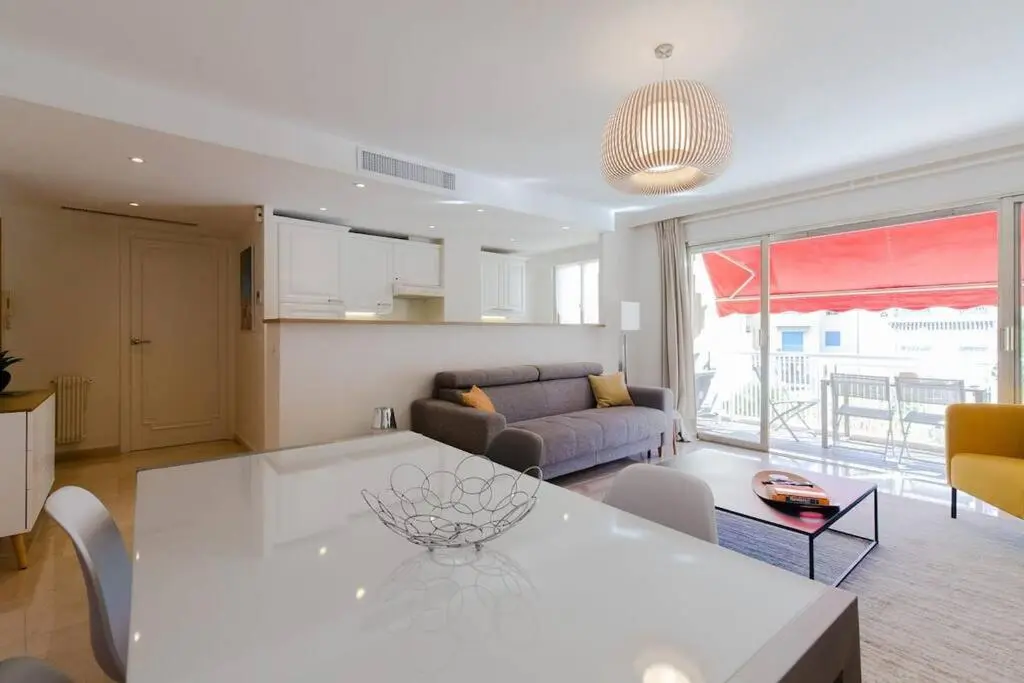 Image 5 of LE CORAIL spacieux avec beau et ample balcon, au centre, idéal pour familles et petits groupes