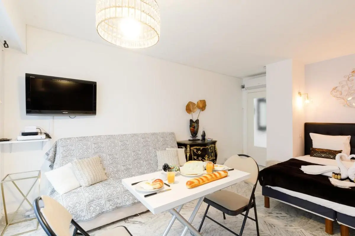 Image 4 of Le Minerve YourHostHelper