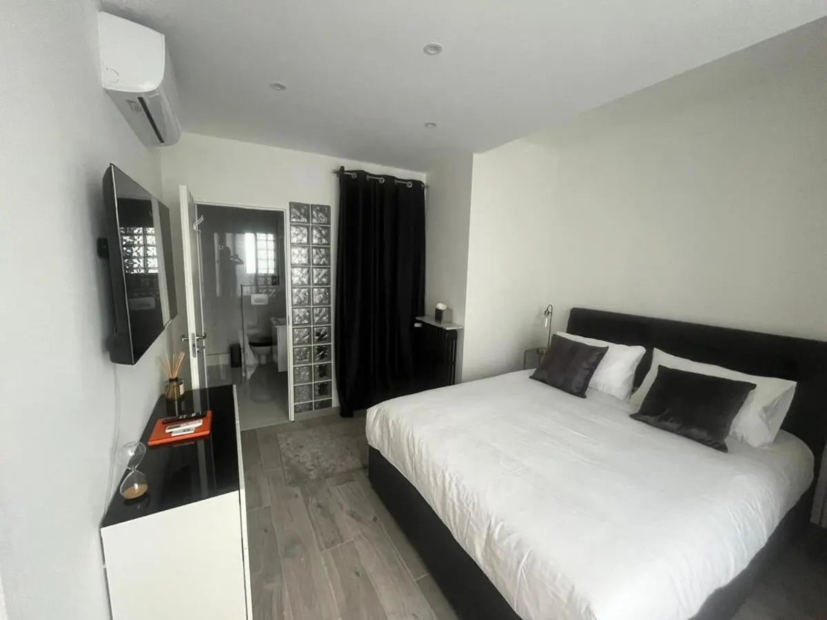 Image 2 of Le Montana – Festival-Centre-VueMer-Clim-Wifi