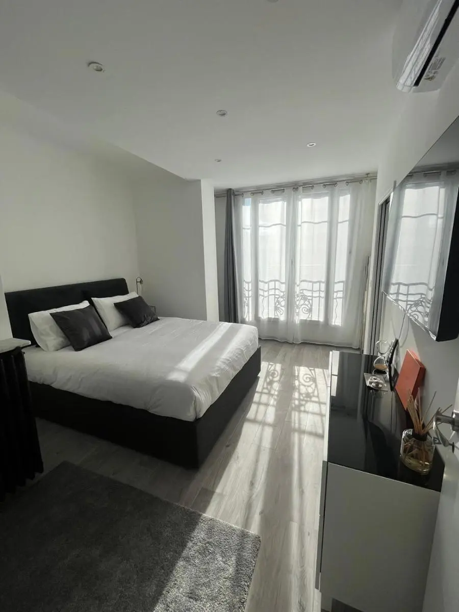 Image 4 of Le Montana – Festival-Centre-VueMer-Clim-Wifi