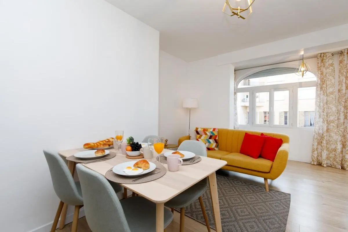 Image 3 of Lumière YourHostHelper