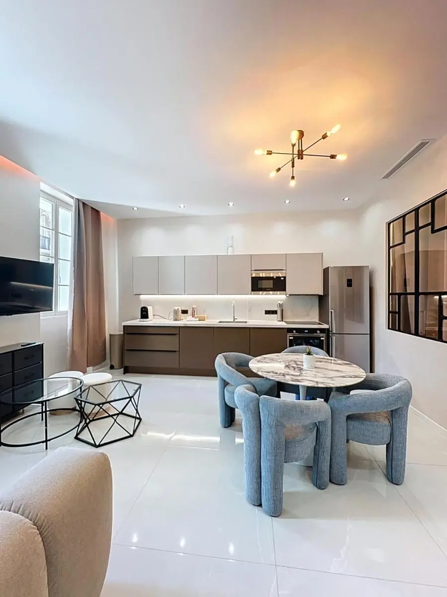 Image 3 of Luxury Apartment – Central Cannes, near Beach & Palais – LRACANNES